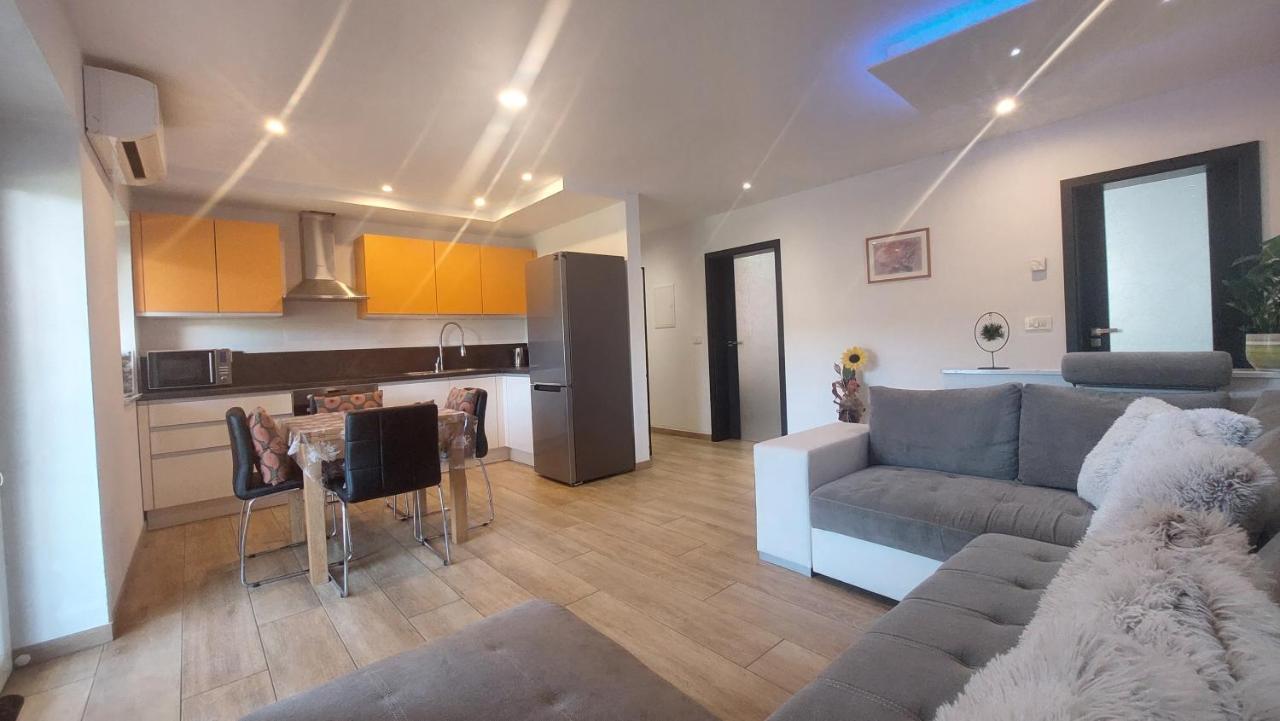 Istrian Lux Residence Koper Bagian luar foto